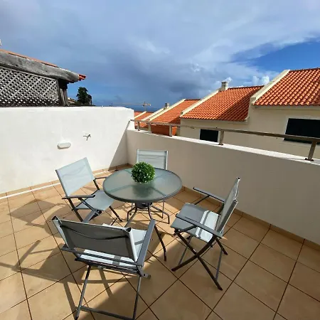 Canico- Madeira Airport- 10 Min *